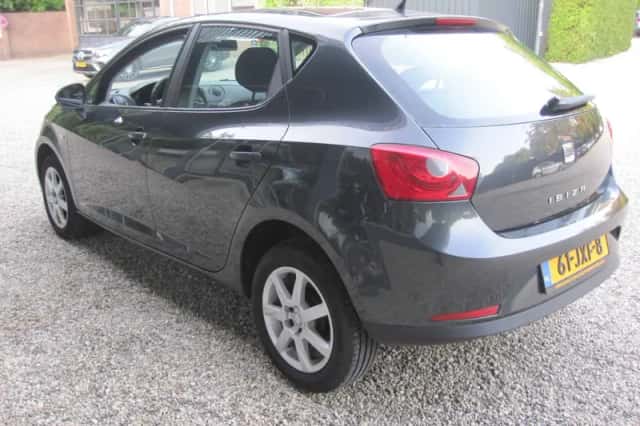 SEAT Ibiza (2009) thumbnail 5