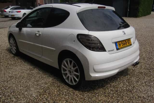 Peugeot 207 (2009) thumbnail 5