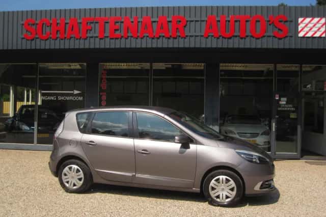 Renault Scénic (2012) thumbnail 2
