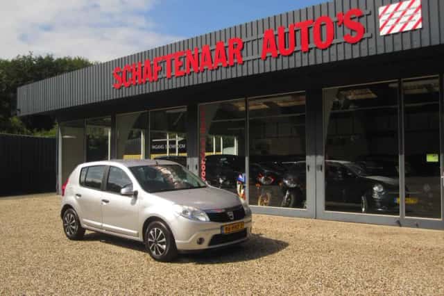Dacia Sandero (2009) thumbnail 1
