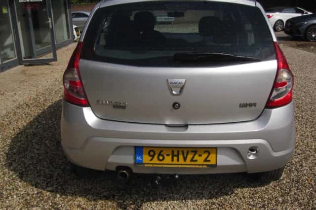 Dacia Sandero (2009) thumbnail 4