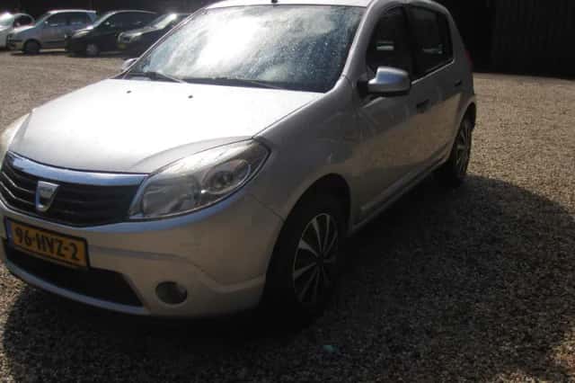 Dacia Sandero (2009) thumbnail 6