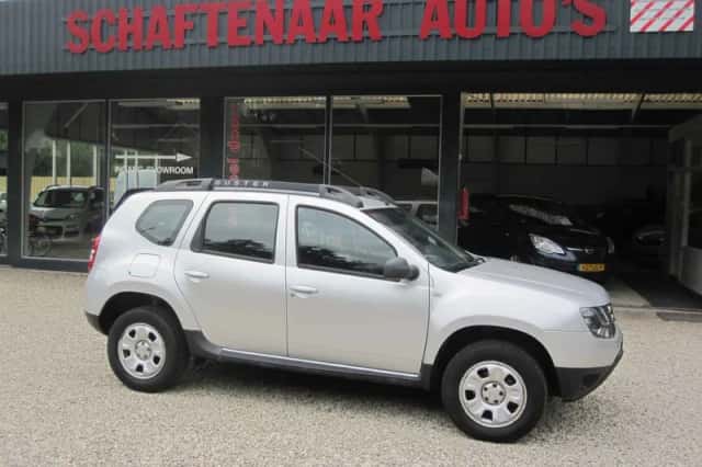 Dacia Duster (2014) thumbnail 2