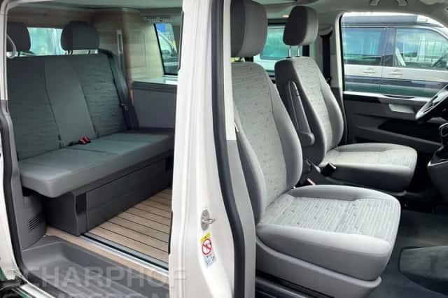 Volkswagen California (2021) thumbnail 3