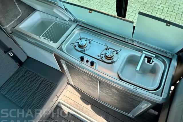 Volkswagen California (2024) thumbnail 4