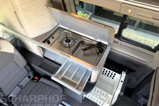 Volkswagen California (2025) thumbnail 4
