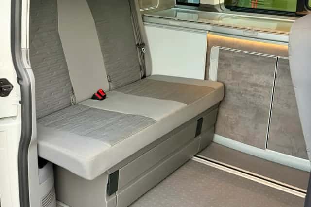Volkswagen California (2022) thumbnail 4