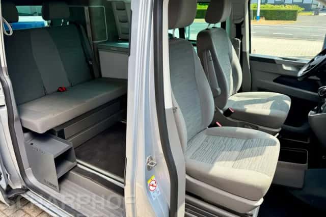 Volkswagen California (2021) thumbnail 3