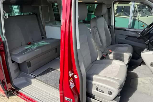 Volkswagen California (2023) thumbnail 2