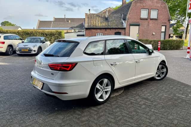 SEAT Leon (2019) thumbnail 2