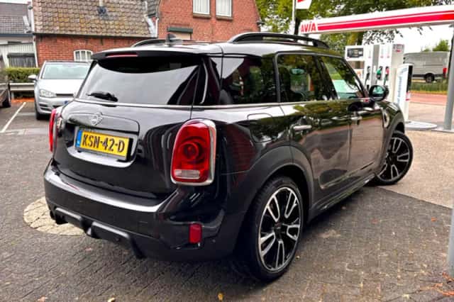 MINI Countryman (2019) thumbnail 2