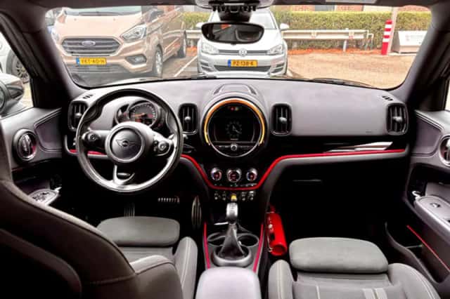 MINI Countryman (2019) thumbnail 3