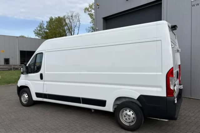 Opel Movano (2024) thumbnail 2