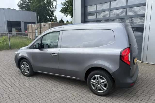 Mercedes-Benz Citan (2023) thumbnail 2