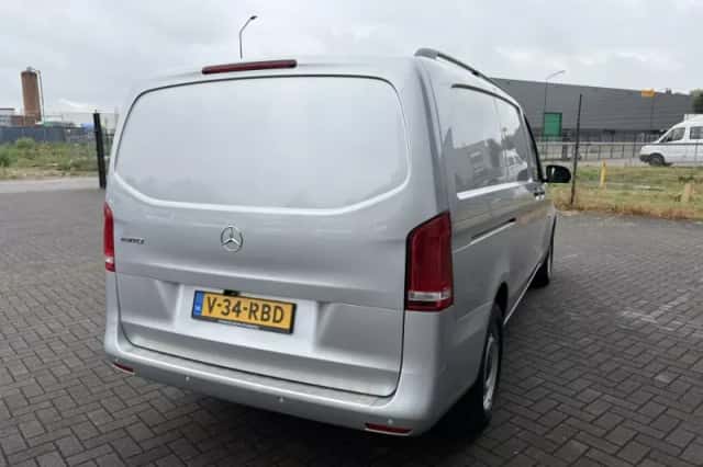 Mercedes-Benz eVito (2022) thumbnail 3