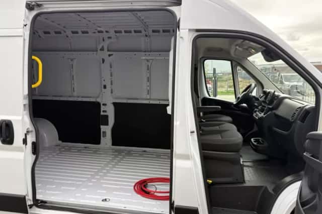 Opel Movano-e (2025) thumbnail 5