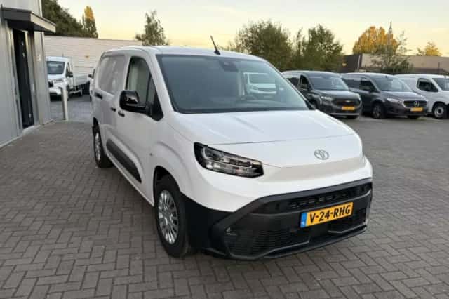 Toyota ProAce City (2026) thumbnail 4