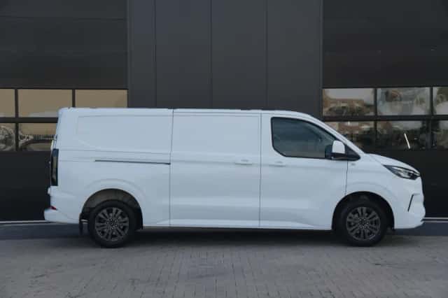 Ford Transit Custom (2024) thumbnail 4