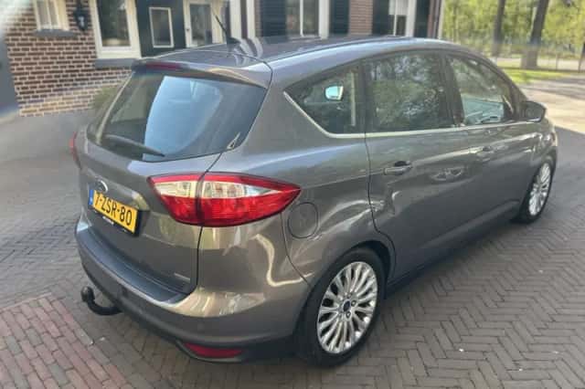 Ford C-Max (2015) thumbnail 3