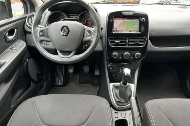Renault Clio (2016) thumbnail 2
