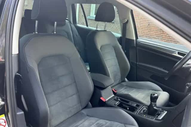 Volkswagen Golf (2019) thumbnail 6