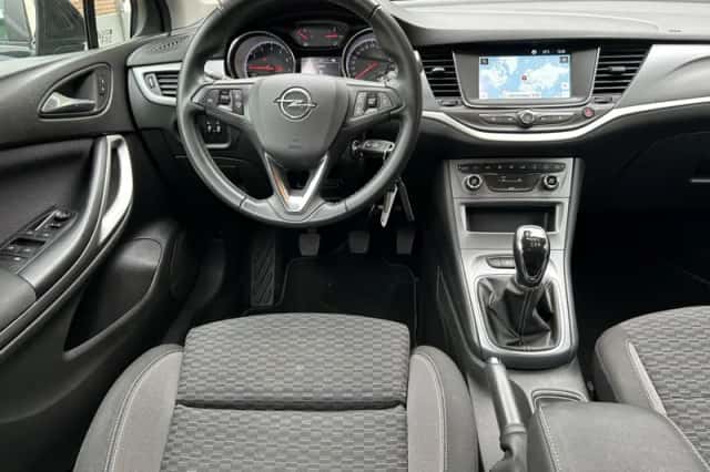 Opel Astra (2021) thumbnail 2