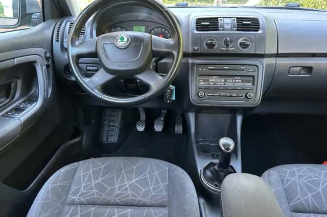 Škoda Fabia (2012) thumbnail 2
