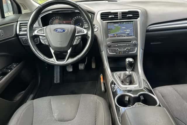 Ford Mondeo (2015) thumbnail 2