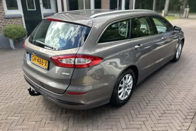 Ford Mondeo (2015) thumbnail 3