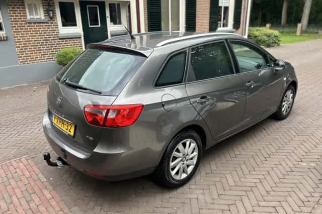SEAT Ibiza (2014) thumbnail 3
