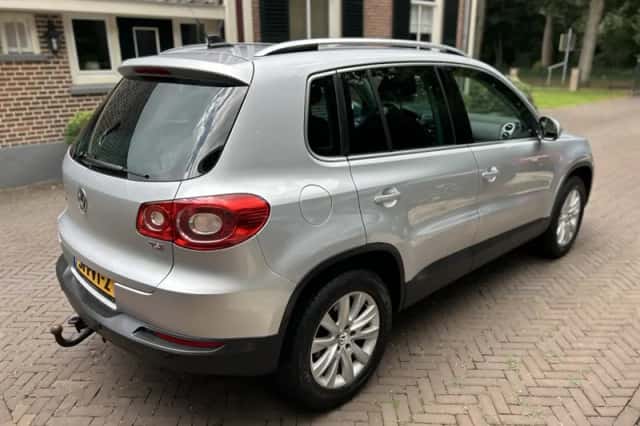 Volkswagen Tiguan (2011) thumbnail 3
