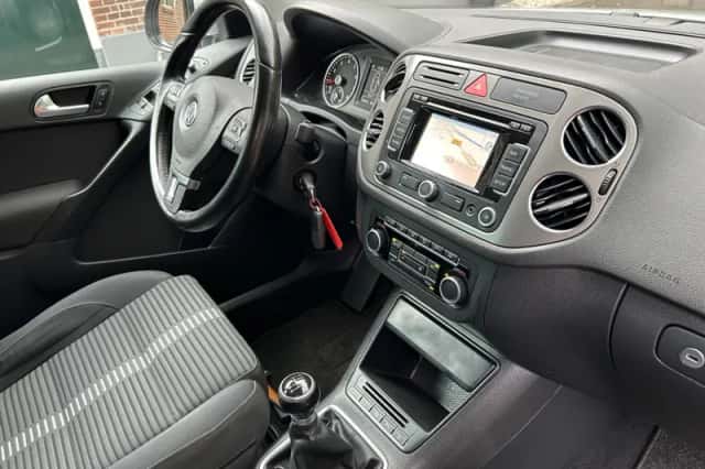 Volkswagen Tiguan (2011) thumbnail 5
