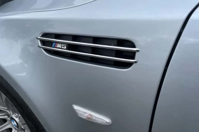 BMW M5 (2008) thumbnail 5