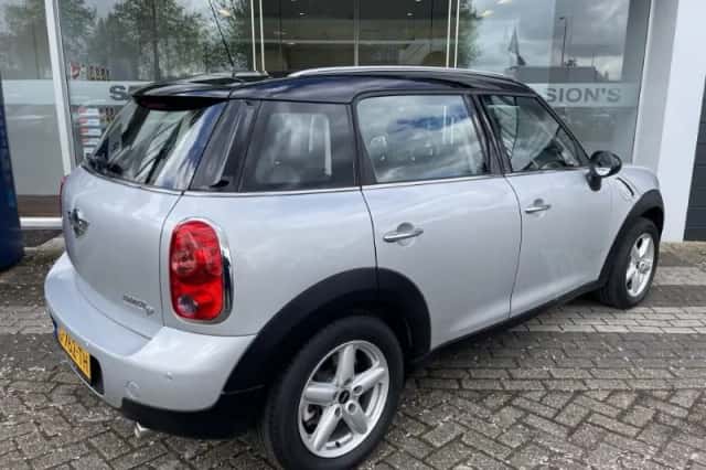 MINI Countryman (2012) thumbnail 3