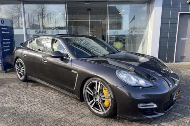 Porsche Panamera (2010) thumbnail 2