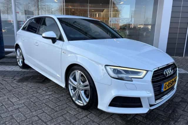 Audi A3 (2019) thumbnail 2