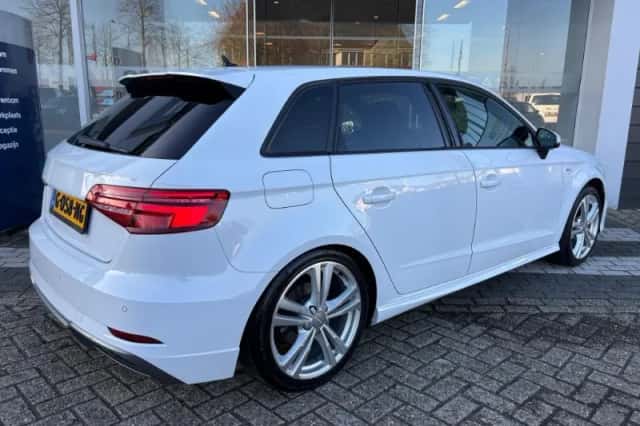 Audi A3 (2019) thumbnail 3