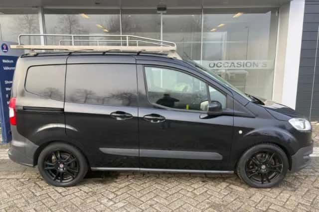Ford Transit Courier (2014) thumbnail 4