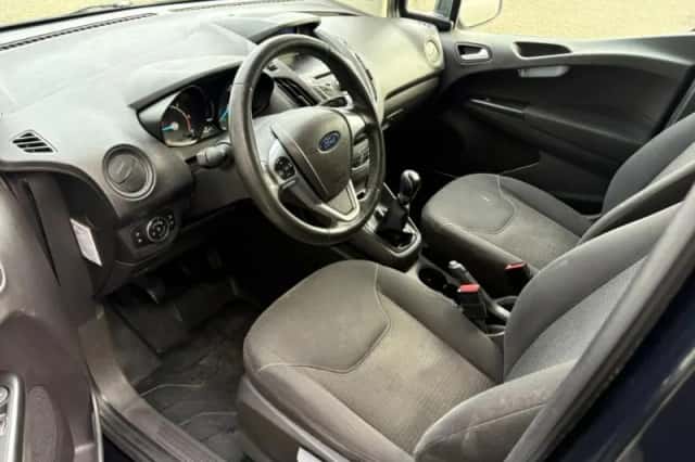 Ford Transit Courier (2014) thumbnail 6