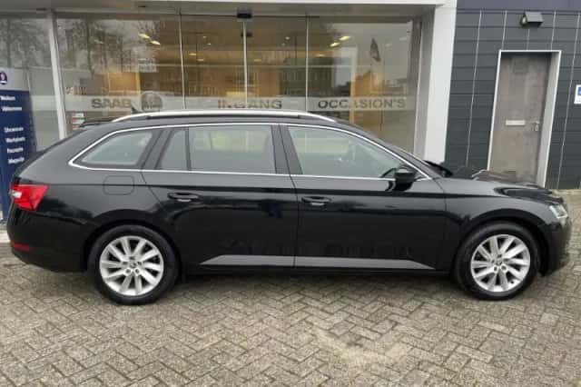 Škoda Superb (2020) thumbnail 3