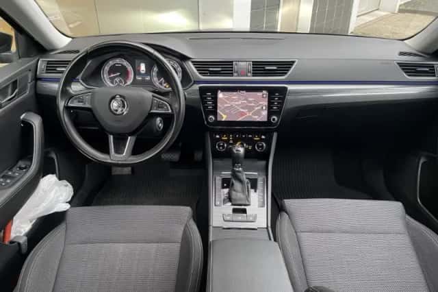 Škoda Superb (2020) thumbnail 5