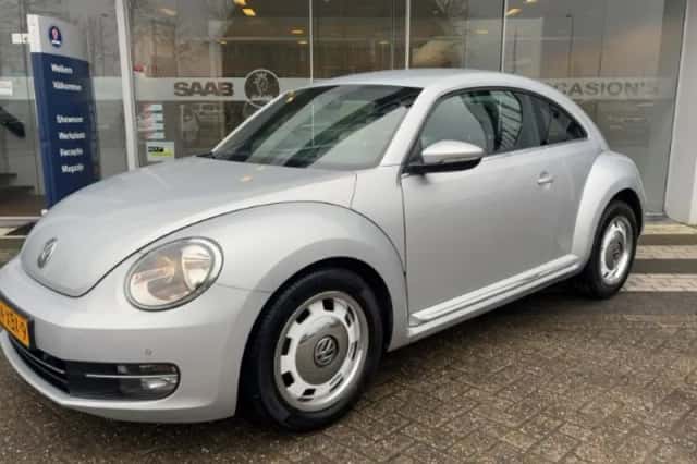 Volkswagen Beetle (2012) thumbnail 1