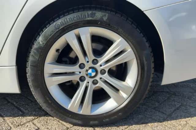 BMW 3-Serie (2015) thumbnail 4