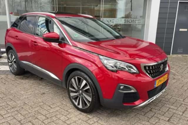 Peugeot 3008 (2019) thumbnail 2