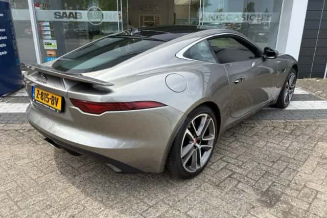 Jaguar F-Type (2023) thumbnail 4