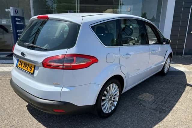 Ford S-Max (2012) thumbnail 3