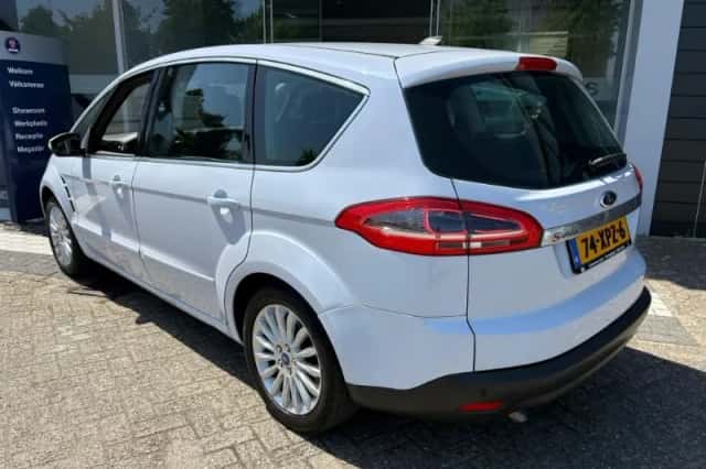 Ford S-Max (2012) thumbnail 4
