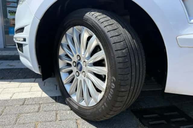Ford S-Max (2012) thumbnail 6
