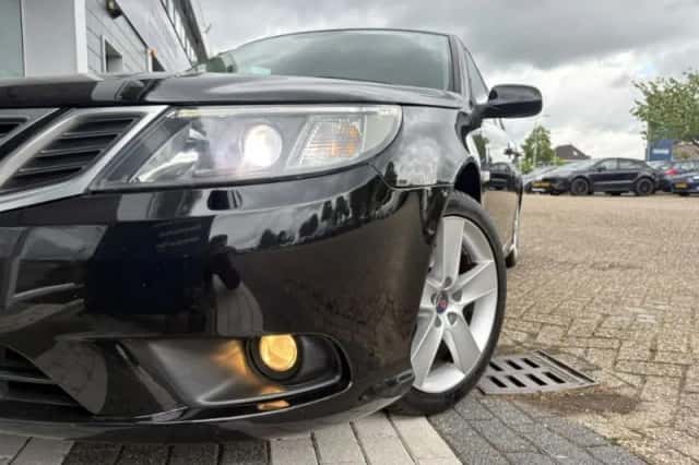 Saab 9-3 (2010) thumbnail 5