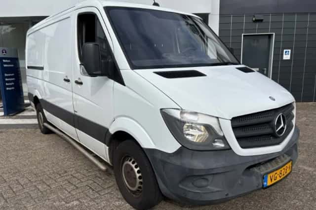 Mercedes-Benz Sprinter (2013) thumbnail 2